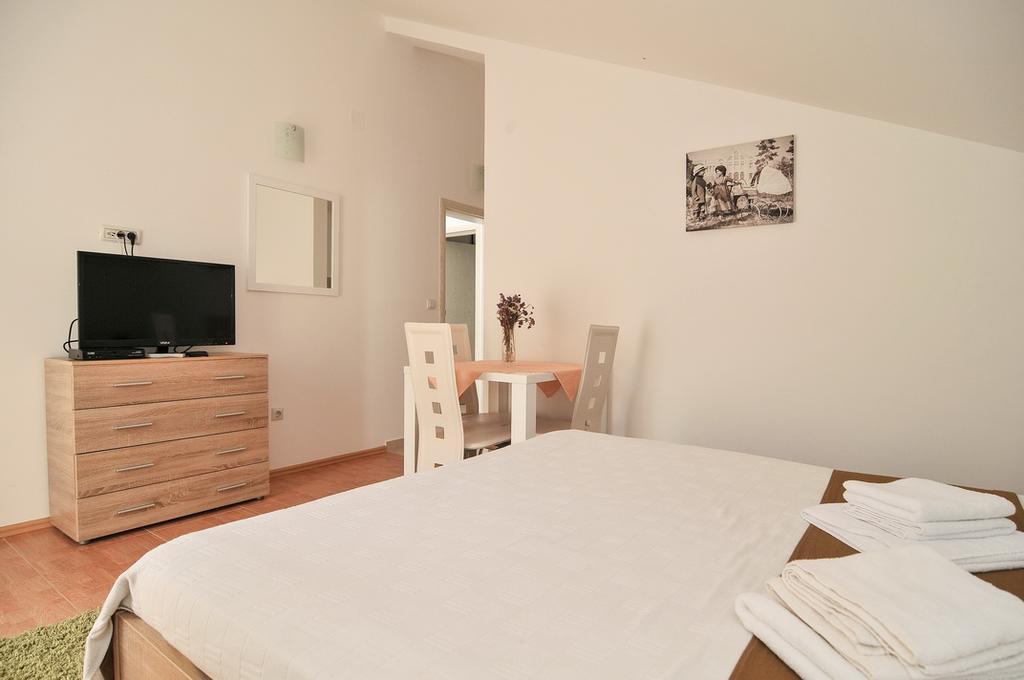 Apartmani P&M Tivat Zewnętrze zdjęcie